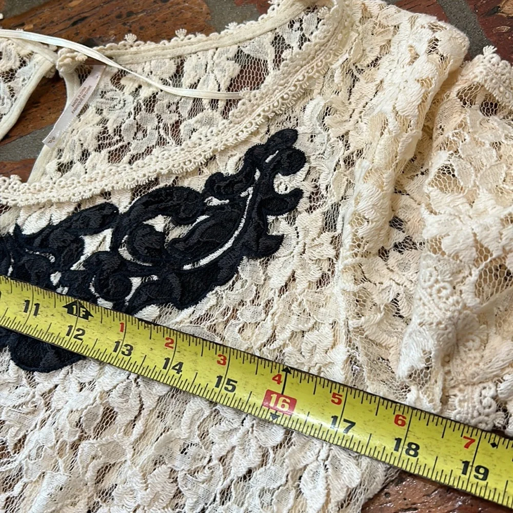 FREE PEOPLE Boho Lace Top szS